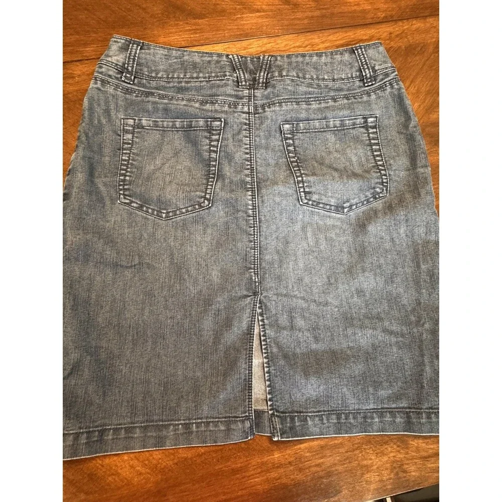 White House Black Market Blanc Blue Jean Skirt Size 6